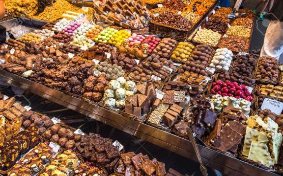 رییس اتحادیه قنادان تهران: به دلیل وضعیت معیشتی تقاضای مردم برای شیرینی ۴۰ درصد کم شده است