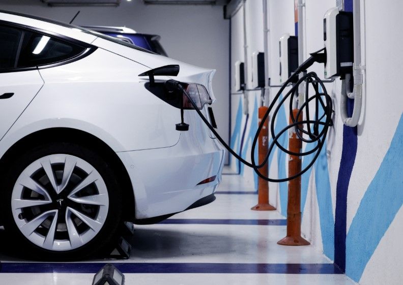 افزایش قیمت بنزین، تقاضا برای خودروهای برقی در اروپا را بالا برد