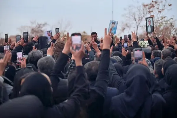 روزنامه حکومت: تصور میشد دیگر اسم پهلوی از دهان ایرانی شنیده نشود اما شد