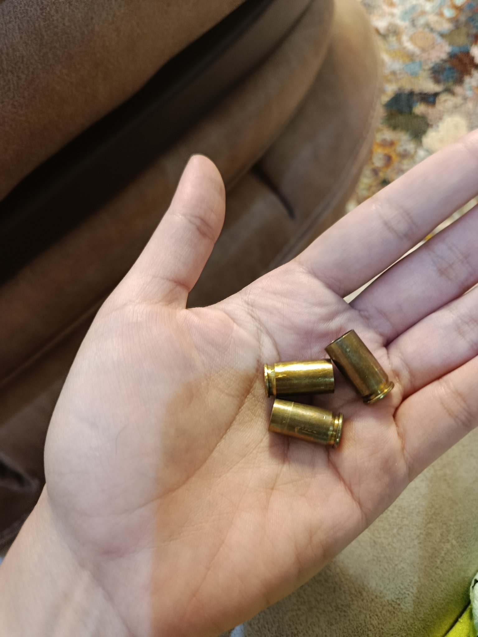 از صفحه مطهره گونه‌ای در ایکس