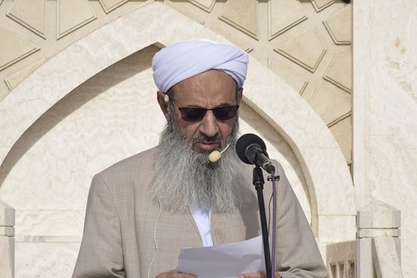 مسؤول أمني إيراني ينتقد مولوي عبد الحميد بعد تحميله خامنئي مسؤولية مجزرة زاهدان