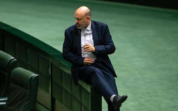 برلماني إيراني: رواتب الممرضين في الخارج أفضل.. لكن لا شيء يضاهي الوطن