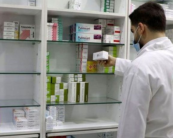 نقص الأدوية في إيران ينذر بأزمة سياسية.. والصيدليات خاوية بسبب الاحتكار والتهريب