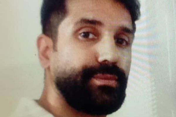 رغم مرور أكثر من شهرين على إعدامه.. السلطات الإيرانية ترفض تسليم جثة ناشط سياسي إلى عائلته