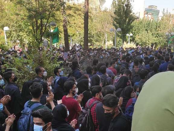 Student protest in Tehran's Polytechnic University on October 10, 2022