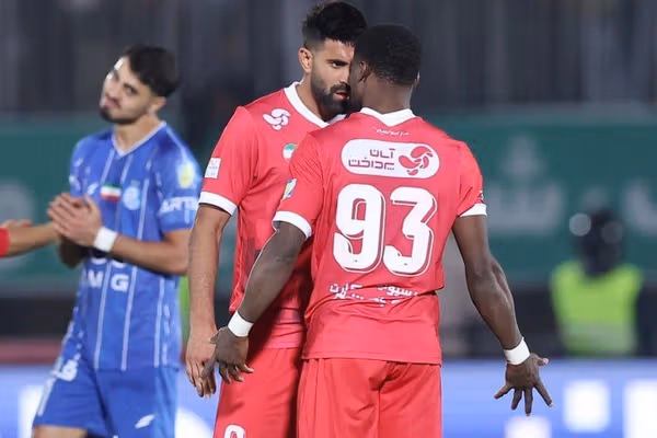 کنعانیزادگان درباره درگیری با اوریه: از مساوی عصبانی بود، آمدم تا با سحرخیزان درگیر نشود