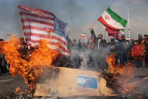 سيناتور أميركي: الصين وروسيا تهدفان إلى هيمنة إيران على الشرق الأوسط