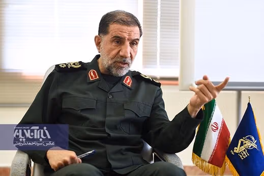 اسماعیل کوثری میگوید زاکانی در زمان حضور در بسیج دانشجویی در وقایع ۱۸ تیر «وظیفهاش» را خوب انجام داد و به همین دلیل از سوی سپاه پاسداران حمایت شد
