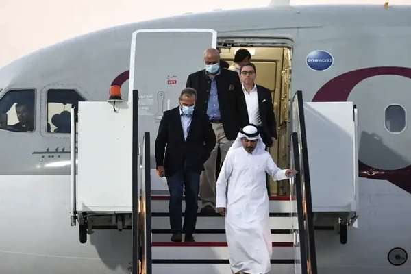 الرئيس الأميركي يثمن جهود أمير قطر لدوره في اتفاق تبادل السجناء بين طهران وواشنطن