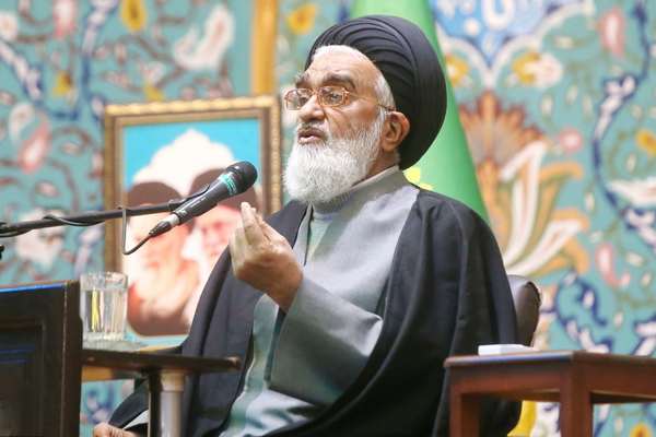 نماینده خامنهای در قم: آمریکا شایستگی مذاکره با جمهوری اسلامی را ندارد