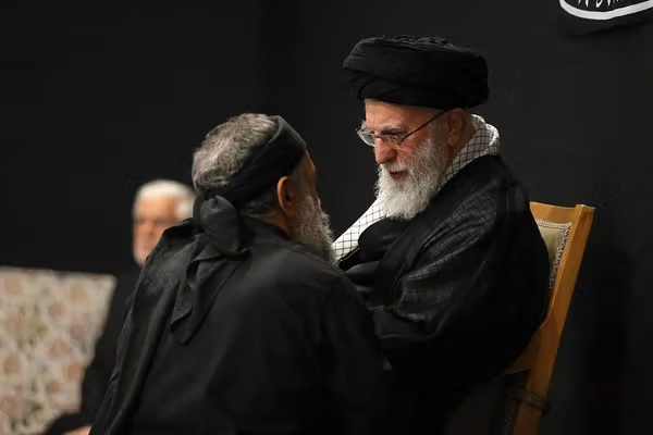 شهروندان چرخش خامنهای بهسوی ملیگرایی را ترفندی برای بقا در قدرت دانستند