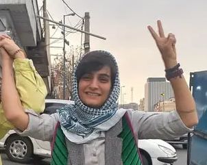 الهه محمدی، روزنامهنگار، جایزه آزادی مطبوعات خود را به روزنامهنگاران فلسطینی اهدا کرد