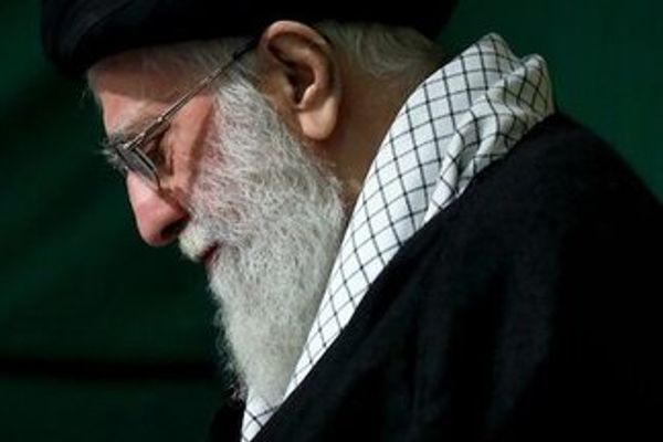 خامنئي يفوّض جزءًا كبيرًا من صلاحياته إلى المجلس الأعلى للحرس الثوري