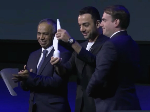 لدورها في نقل معاناة الإيرانيين.. "إيران إنترناشيونال" تتسلم جائزة الشجاعة لعام 2024