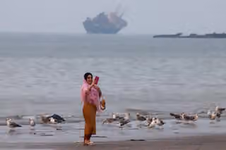 US-Iran talks focused on phased deal to reopen Hormuz