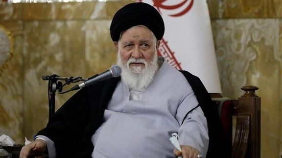 امام جمعه مشهد خطاب به مردم: زندگی عادی خود را داشته باشید، شهرها را تخلیه نکنید