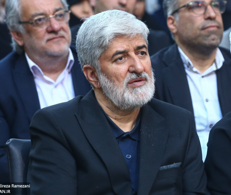 برلماني سابق: الديمقراطية في إيران لا تنتج سوى شخصيات محافظة تفتقر إلى "المبادرة"