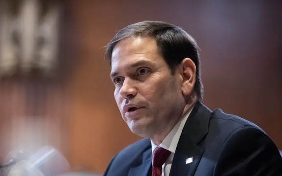 سناتور جمهوریخواه: باید بقای جمهوری اسلامی مورد تهدید قرار بگیرد