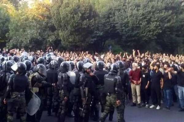 جمهوری اسلامی در تلاش برای بازتعریف معادله اقتصاد ایران
