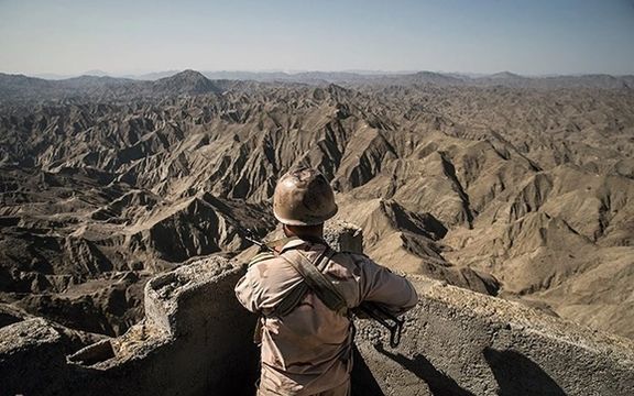 مرزبانی سیستانوبلوچستان: یک سرباز هنگ مرزی زابل از آن سوی مرز با گلوله کشته شد