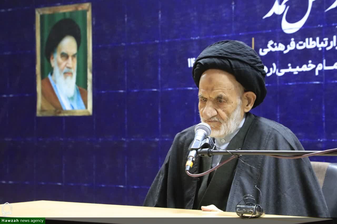 نماینده خامنه‌ای در خراسان جنوبی: ترامپ و نتانیاهو انسان‌هایی ظالم و بی‌رحم‌اند