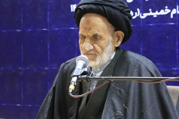 نماینده خامنهای در خراسان جنوبی: ترامپ و نتانیاهو انسانهایی ظالم و بیرحماند