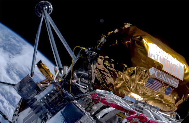 یک فضاپیمای بخش خصوصی، به بیش از نیم قرن غیبت آمریکا در ماه پایان داد