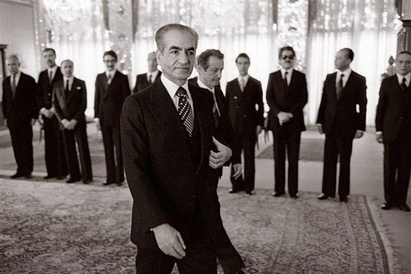 القضاء الإيراني يحكم ضد أميركا بدفع مليار و91 مليون دولار لدعمها نظام الشاه