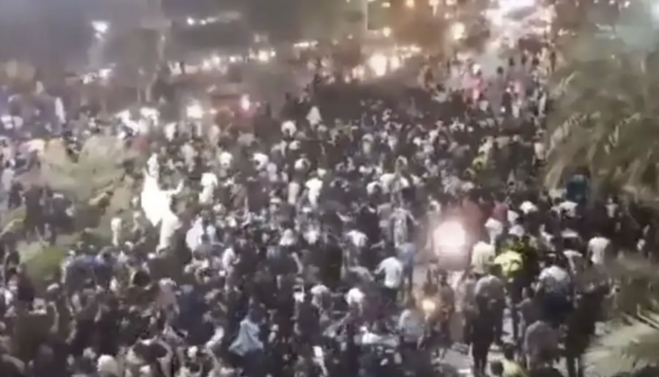 در واکنش به اعتراضات ضد حکومتی: مانور گردان‌های امنیتی بسیج در استان‌های خوزستان و اصفهان