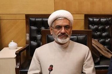 نماینده شاهینشهر: حوزههای علمیه چقدر وقت منبر خود را به سقط جنین اختصاص میدهند؟