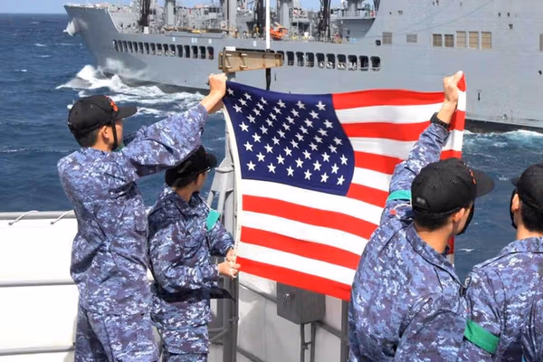 وال استریت ژورنال: آمریکا ماه قبل محموله یک کشتی حامل بار چین به ایران را توقیف کرد