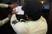 الشمع الأحمر يطال المقاهي والمكتبات.. الأزمة الاقتصادية والقيود الاجتماعية تخنق الإيرانيين