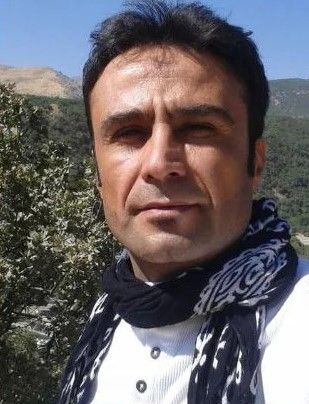 بابک بهرامی، فعال مدنی، جهت اجرای حکم حبس به اتهام توهین به رهبری به زندان مریوان منتقل شد