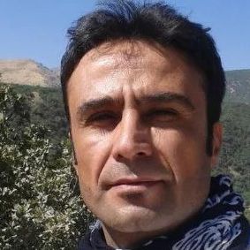 بابک بهرامی، فعال مدنی، جهت اجرای حکم حبس به اتهام توهین به رهبری به زندان مریوان منتقل شد