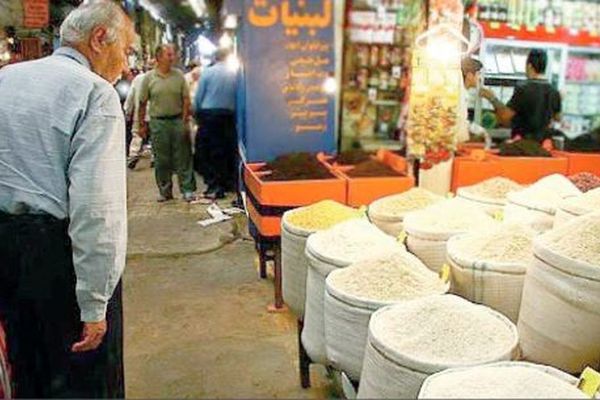 ارتفاع التضخم في إيران 42.4 %.. وأعلى معدلات في الخبز والحبوب