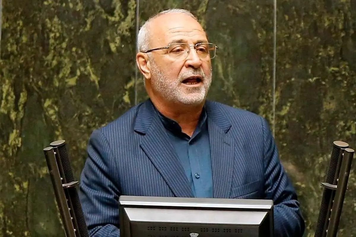 برلماني إيراني: حكومة بزشكيان لا تملك خطة اقتصادية
