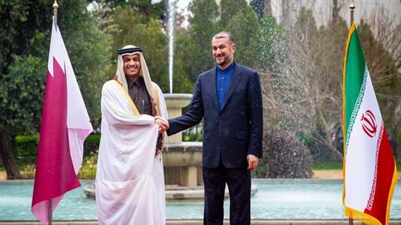 Qatari and Iranian foreign minister meeting in Tehran.