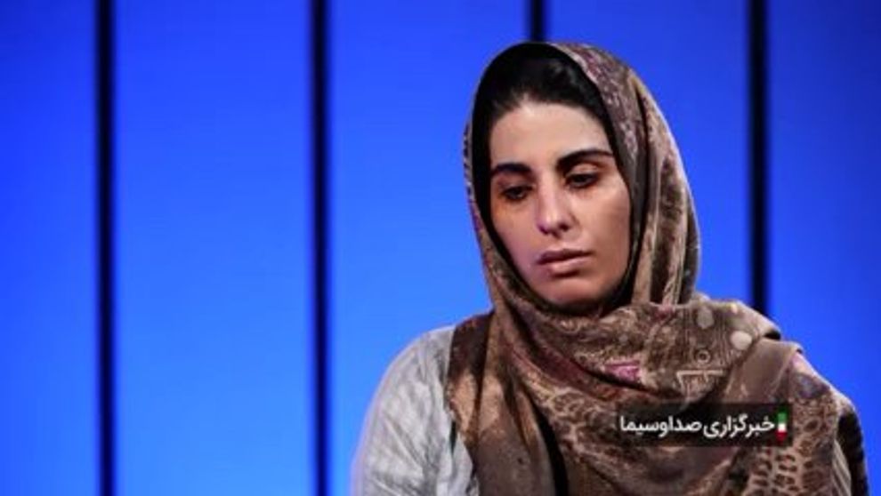 Sepideh Rashno, a woman arrested for lose hijab forced to denounce herself on national TV. July 31, 2022