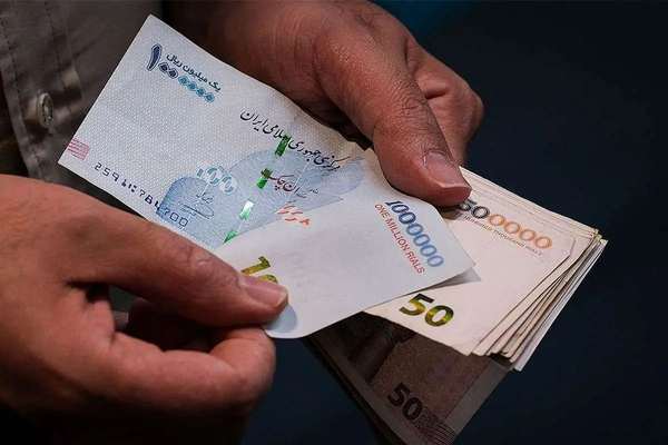 البرلمان الإيراني يصوّت على حذف أربعة أصفار من العُملة الوطنية