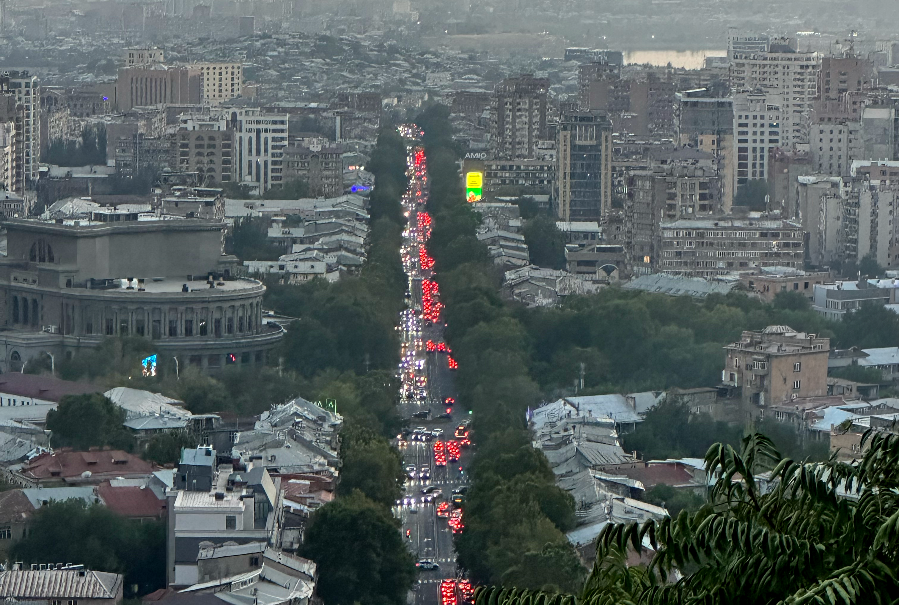 مسکن گران، ناآشنایی با زبان ارمنی و محدودیت‌های بانکی از مهم‌ترین مشکلات ایرانیان تازه‌وارد در ایروان است.