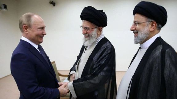 Russian President Vladimir Putin (left) Iran’s Supreme Leader Ali Khamenei (center) and President Ebrahim Raisi in Tehran on July 19, 2022