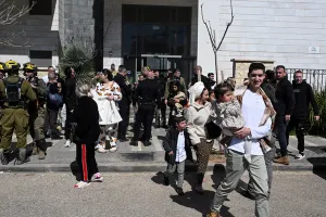 زیر موشک و آژیر خطر؛ چرا مردم اسرائیل پای جنگ با جمهوری اسلامی ایستادهاند؟