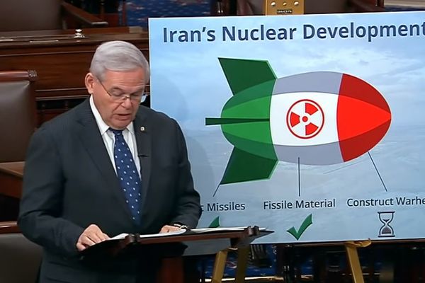 US Senators Hail New Western Sanctions On Iran