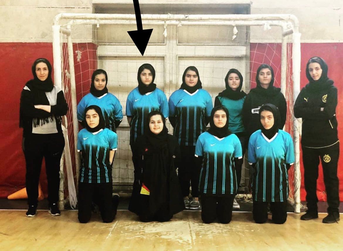 آرمیتا گراوند، عضو تیم فوتسال بود و کمربند مشکی تکواندو داشت