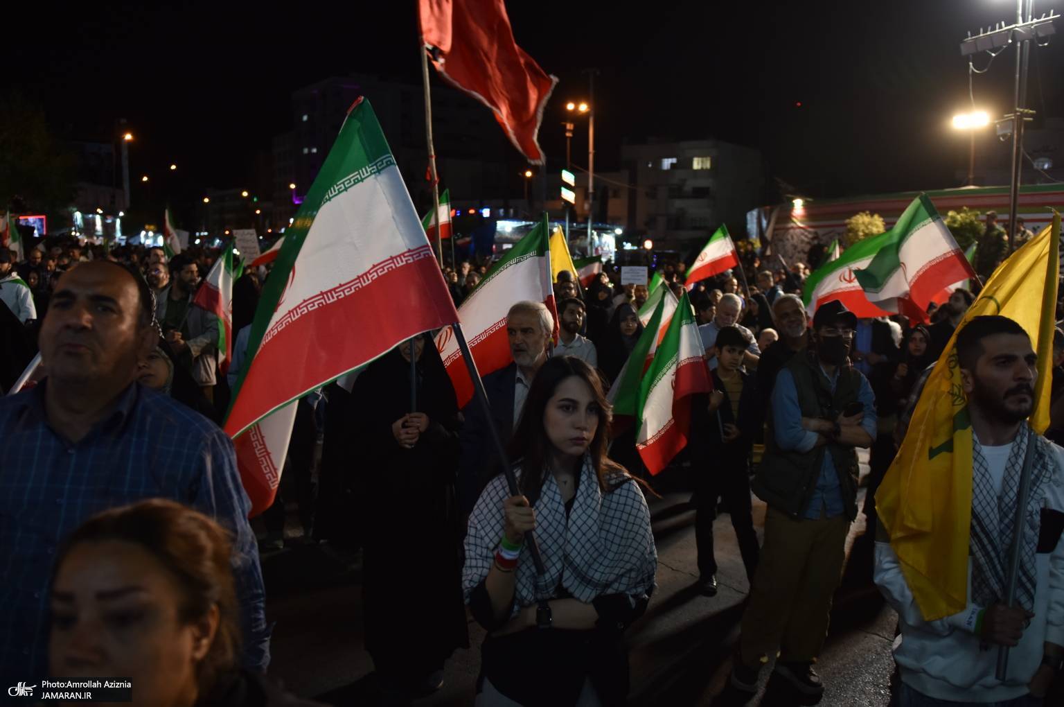 ارگان مطبوعاتی شهرداری تهران: دادستانی و نیروی انتظامی باید با &laquo;بی&zwnj;حجابی&raquo; برخورد کنند