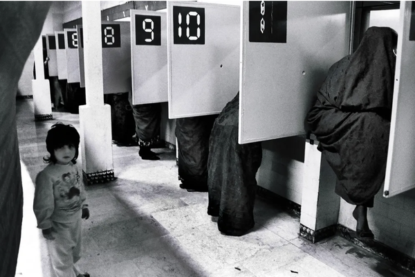 كيف استغل النظام الإيراني الحرب مع إسرائيل في تعزيز سلطته القمعية؟