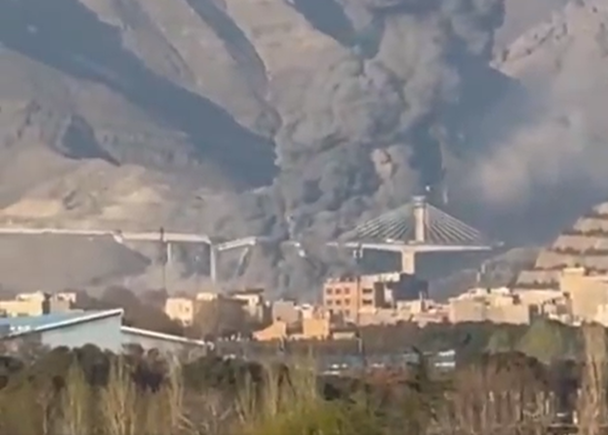 پل بی-۱ در کرج پنج‌شنبه برای دومین‌بار هدف قرار گرفت