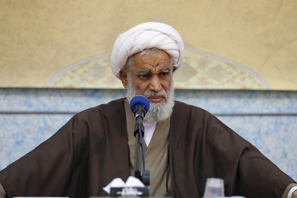 عضو مجلس خبراء إيران: نظامنا يزداد قوة يومًا وأميركا وإسرائيل تزدادان ضعفًا