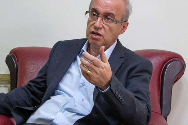 برلماني إيراني: معدل فتك الإنفلونزا أكبر بكثير من "كورونا" وارتفاع سعر اللقاح فاقم الأزمة