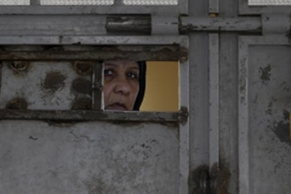 تعطل التدفئة وغياب المياه الساخنة يهددان حياة المعتقلات الحوامل والأطفال في سجون إيران